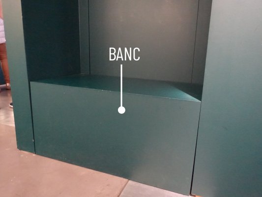 vitrine_archeo_banc.JPG